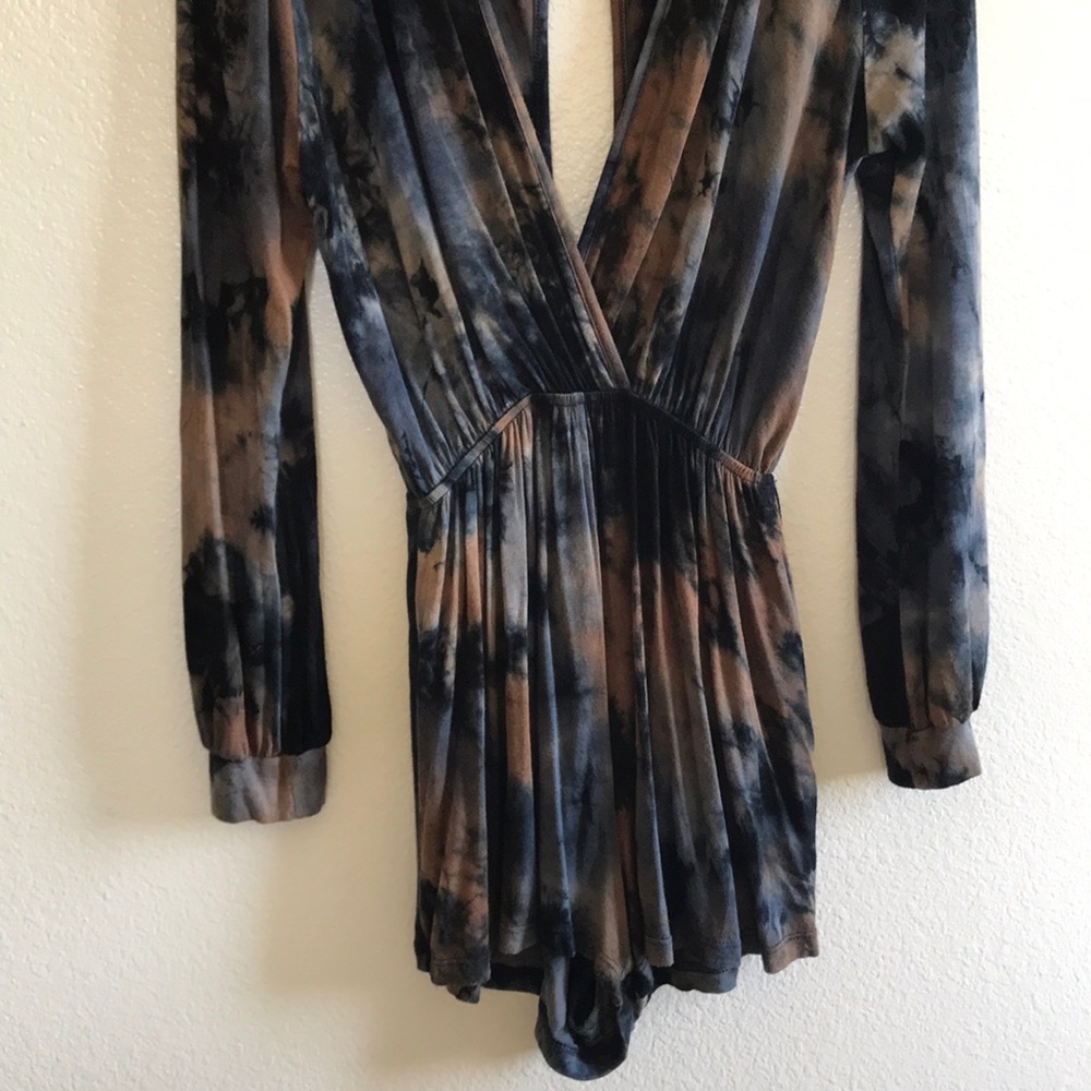 Romper - Picture 3 of 4